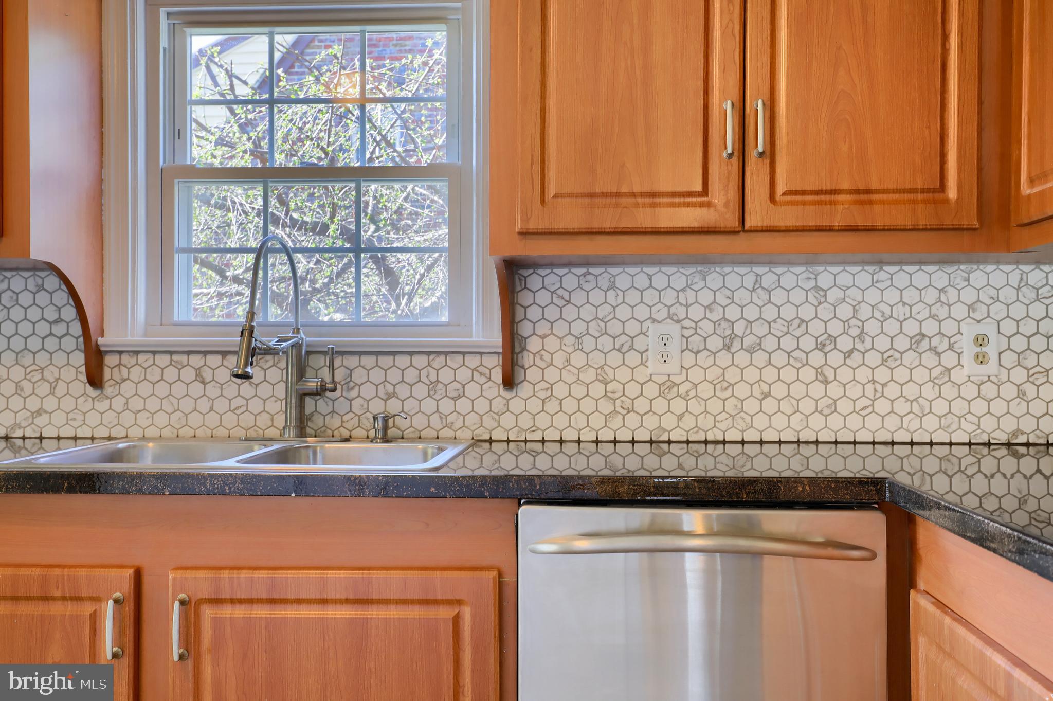 389 Hillcrest Road York, PA 17403 - Photo 8 of 27