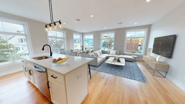 $4,750 | 81 Chestnut Hill Avenue, Unit 1R, Boston, MA 02135