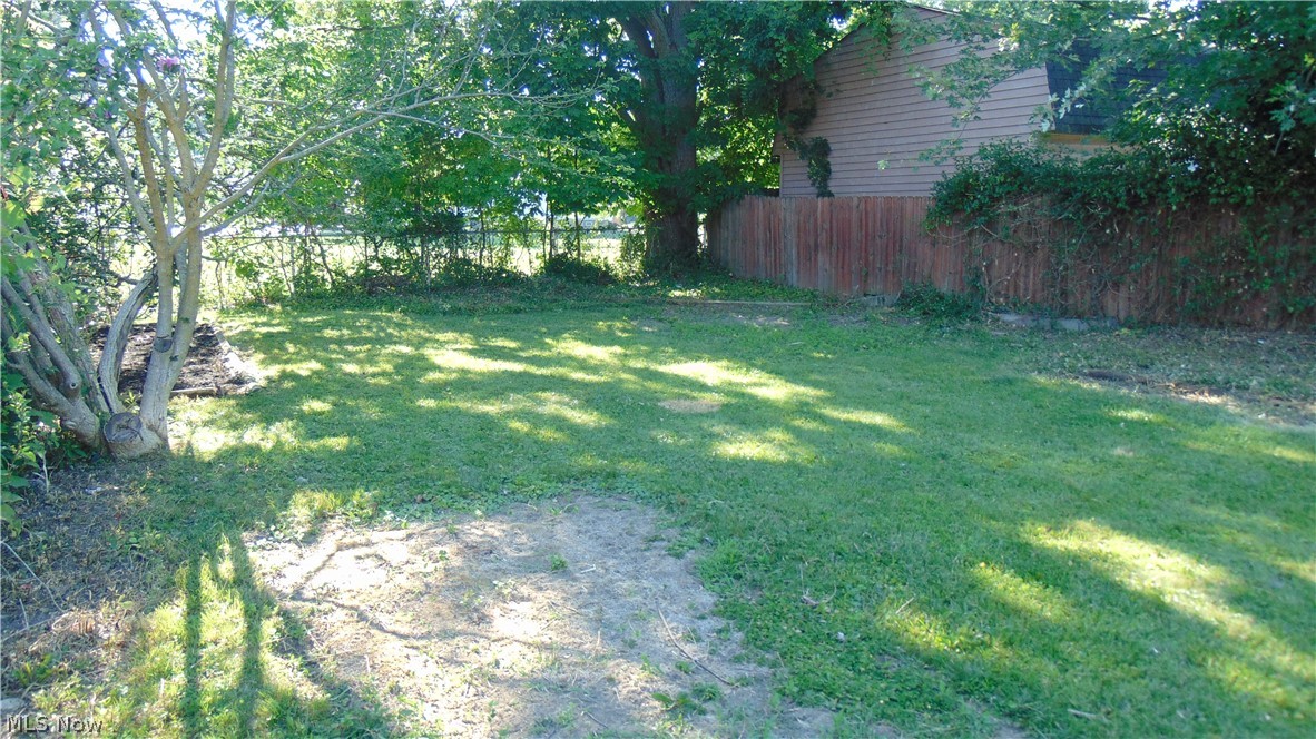 34090 Roberts Road Eastlake, OH 44095 - Photo 6 of 42