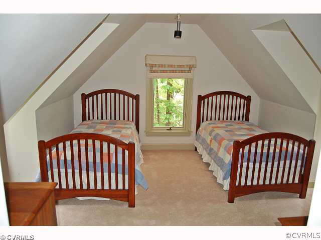 8727 Ruggles Road Richmond, VA 23229 - Photo 7 of 12 Bedroom - This bedroom has a huge walk-in closet t