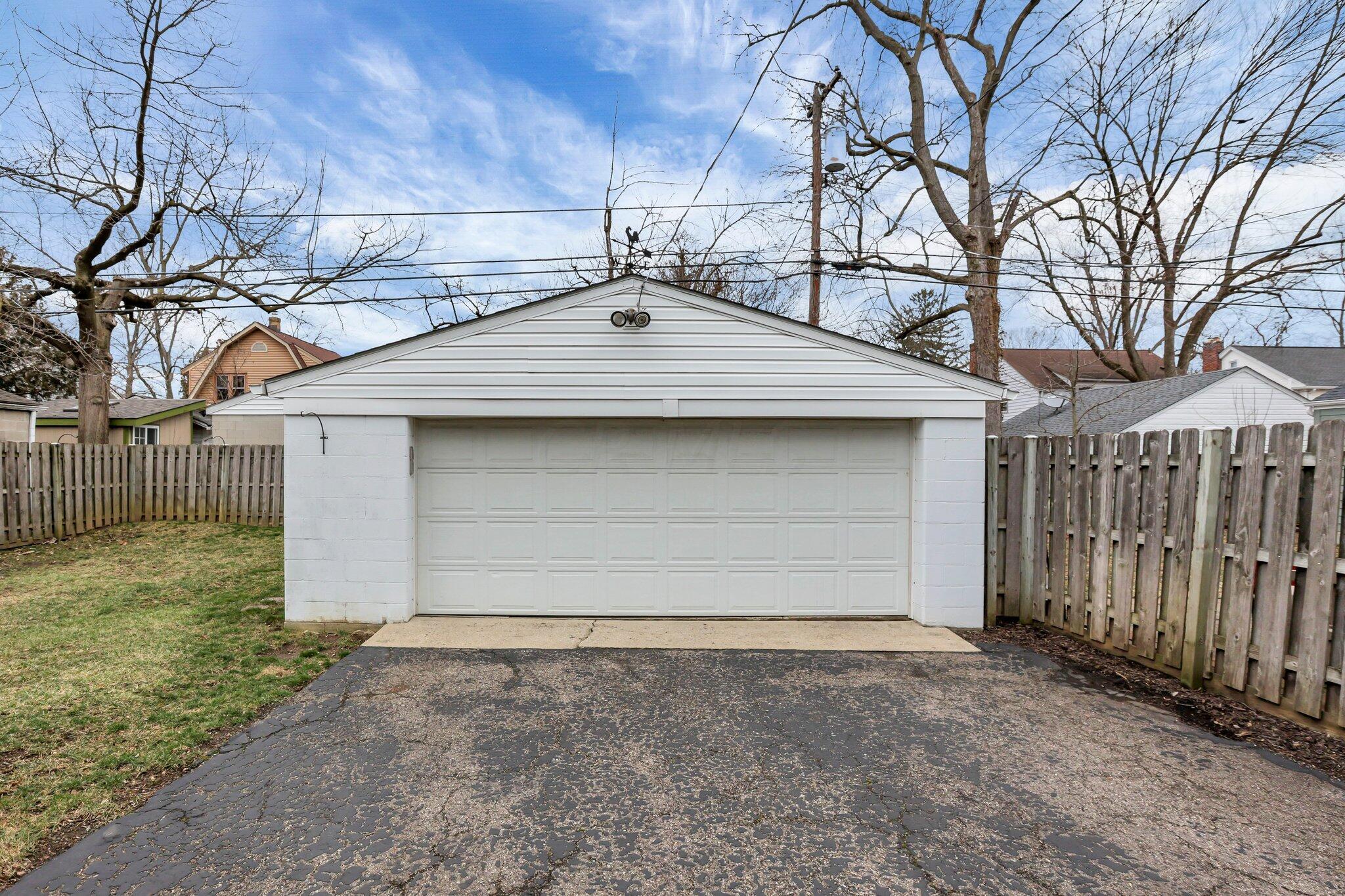 530 East Torrence Road Columbus, OH 43214 - Photo 38 of 40 42-web-or-mls-5F3A8406