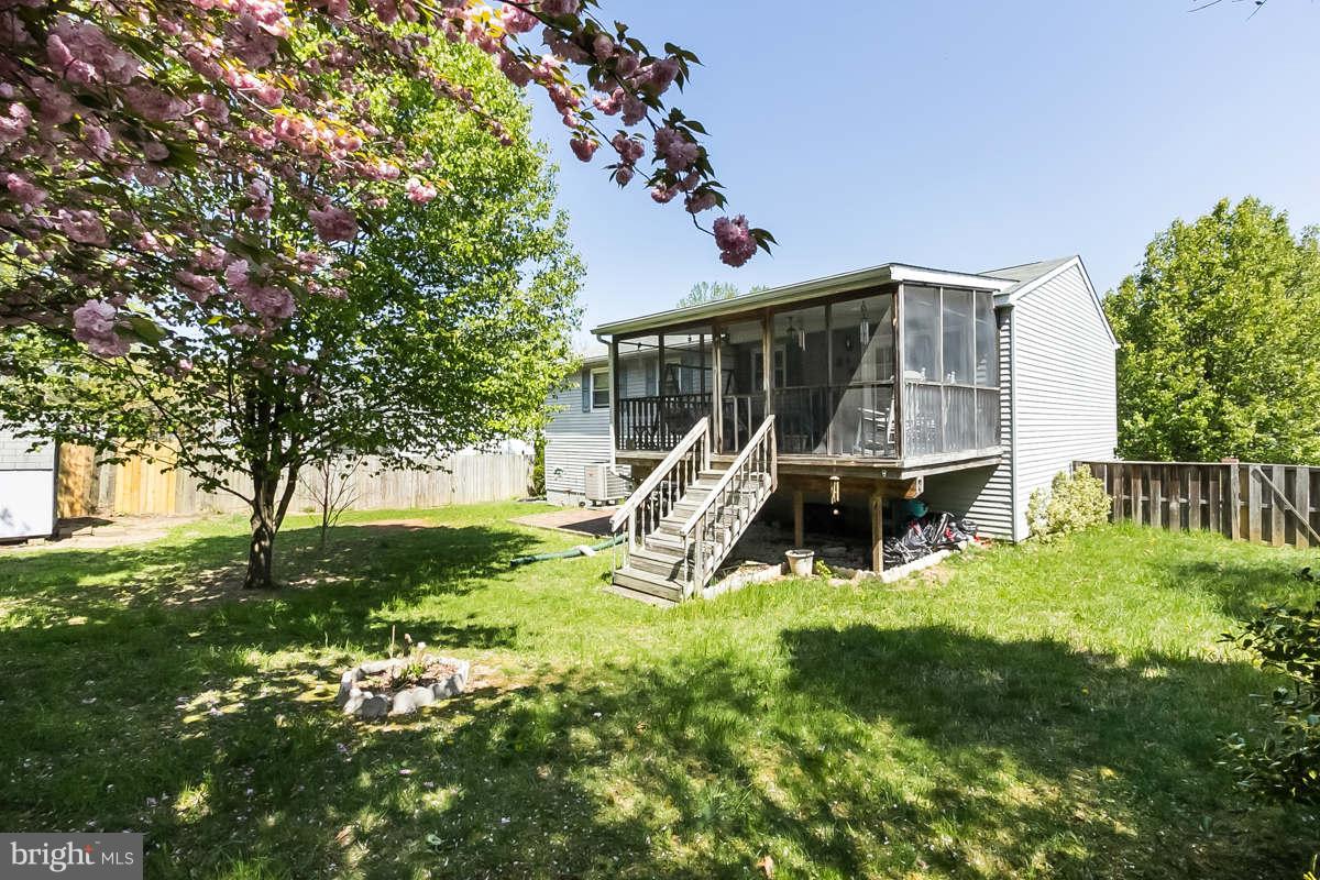 624 Fuselage Avenue Baltimore, MD 21221 - Photo 23 of 25 Exterior (Rear)