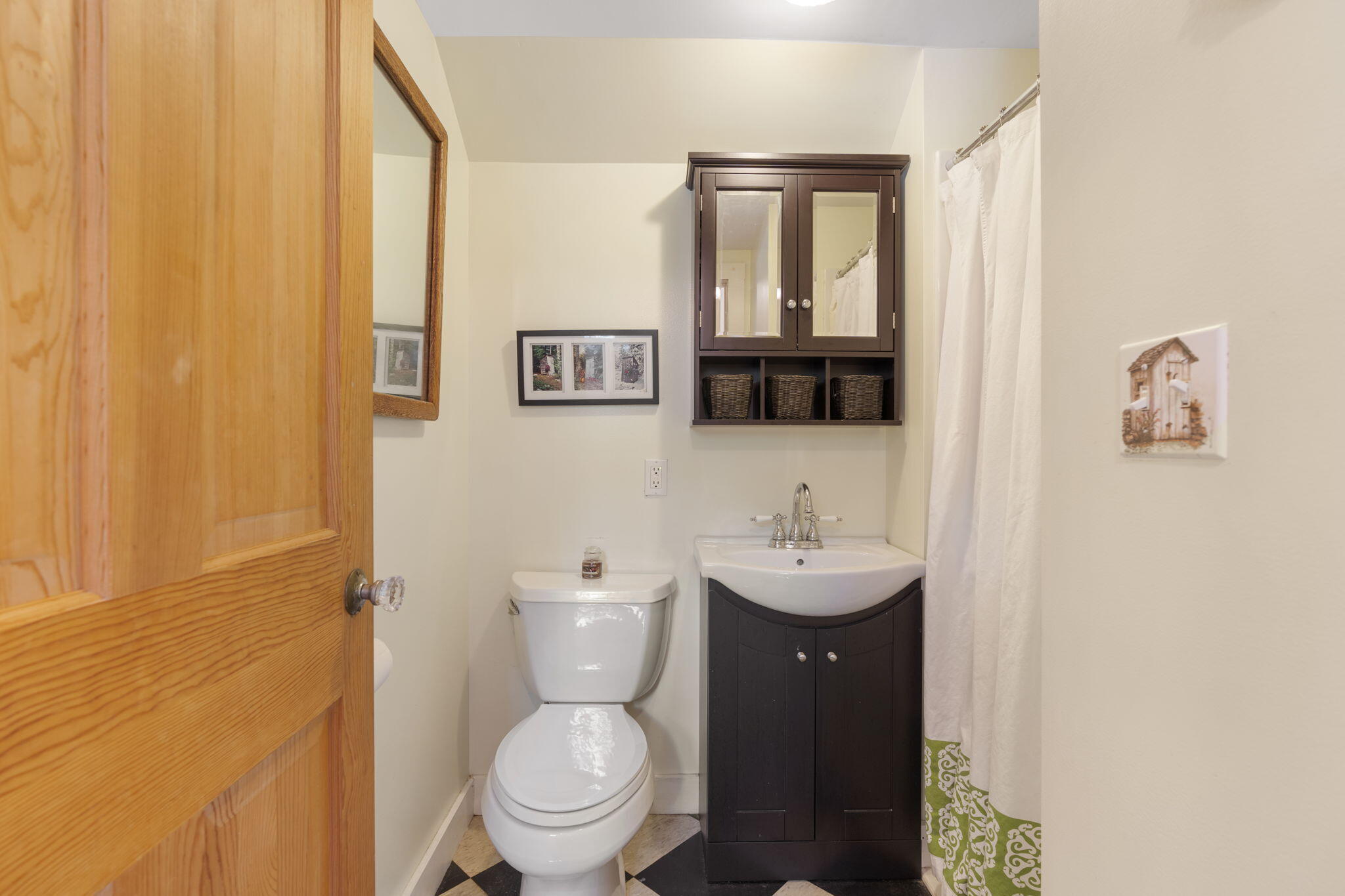 542 Wallston Road Tenants Harbor, ME 04860 - Photo 22 of 47 Main House First Floor Bath