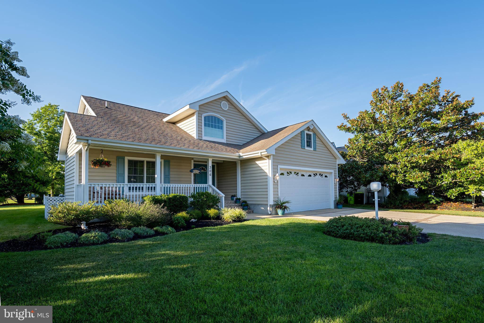 306 Walkabout Road Bethany Beach, DE 19930 - Photo 4 of 63 Nicely Landscaped Yard
