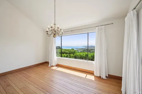 $2,400,000 | 260 Highland Avenue, San Rafael, CA 94901