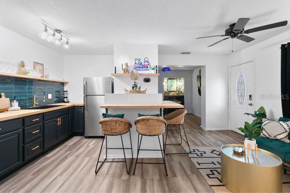 11208 Duncan Street Seminole, FL 33772 - Photo 4 of 16