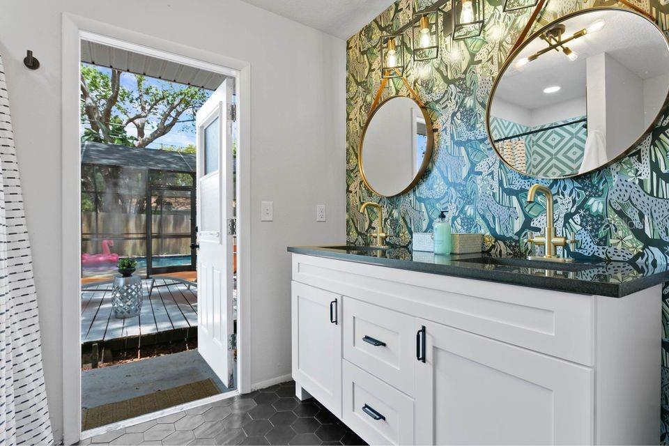 11208 Duncan Street Seminole, FL 33772 - Photo 8 of 16