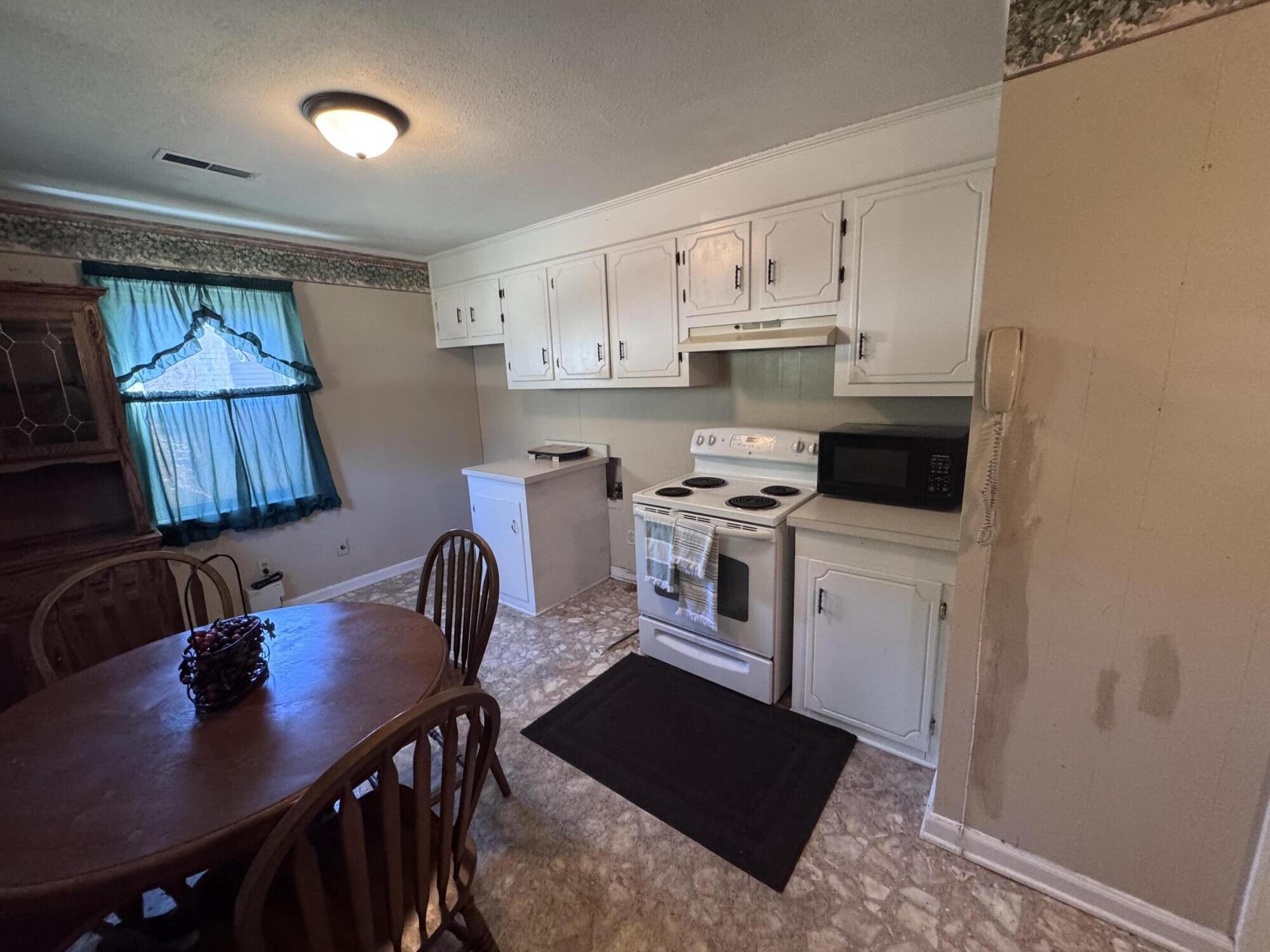 1002 Poplar Street Walterboro, SC 29488 - Photo 25 of 27 IMG_1841