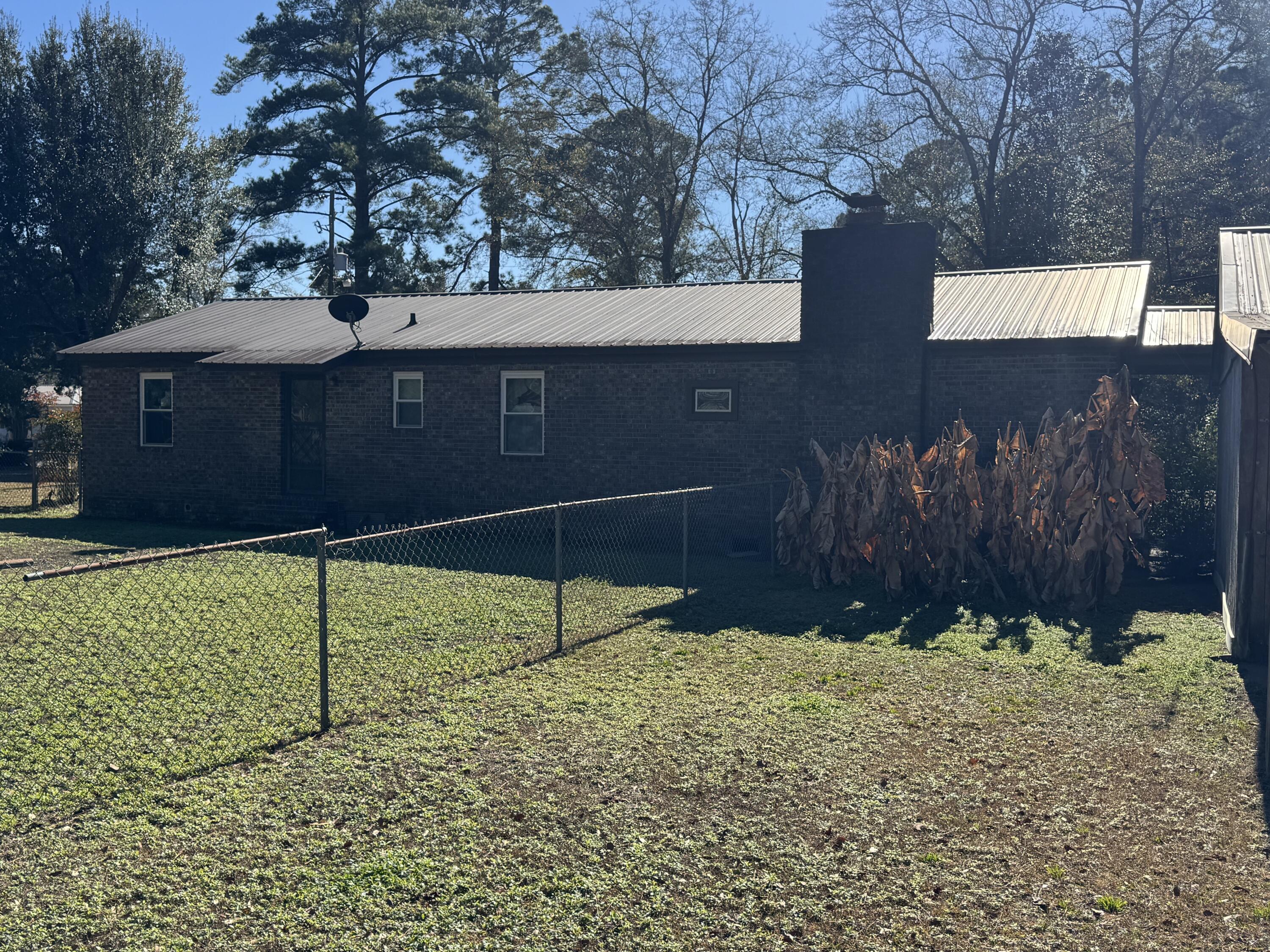 1002 Poplar Street Walterboro, SC 29488 - Photo 4 of 29 IMG_3464