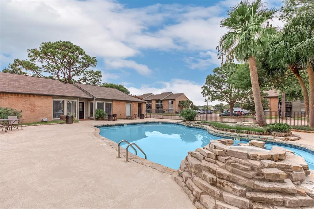 305 West Baker Road, Unit 1108 Baytown, TX 77521 - Photo 17 of 18 Receive One Month Free when you look and lease within 48 hours.
