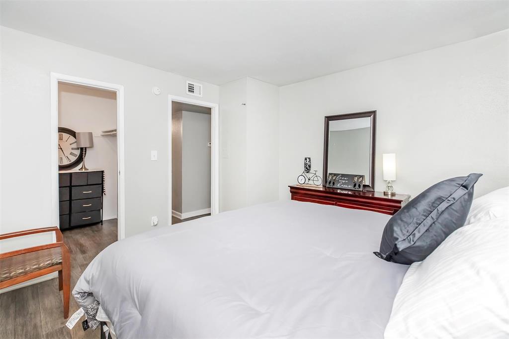 305 West Baker Road, Unit 1108 Baytown, TX 77521 - Photo 4 of 18 Receive One Month Free when you look and lease within 48 hours.