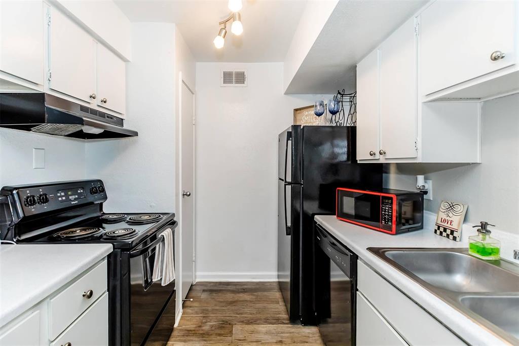 305 West Baker Road, Unit 1108 Baytown, TX 77521 - Photo 6 of 18 Receive One Month Free when you look and lease within 48 hours.