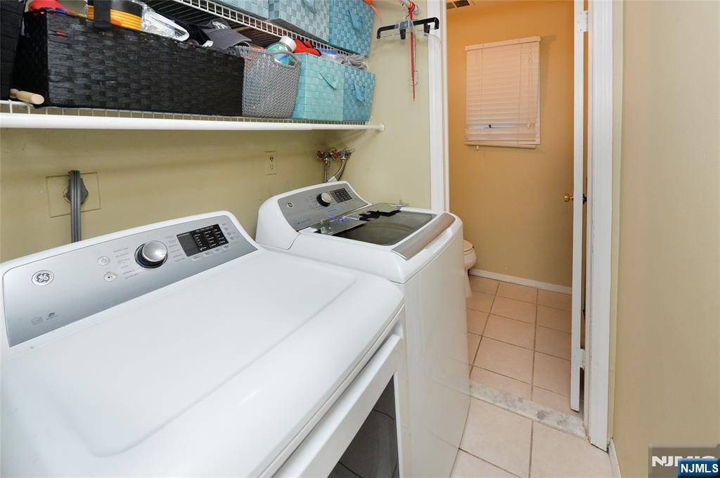 85 B Primrose Lane, Unit 85B Paramus, NJ 07652 - Photo 12 of 16