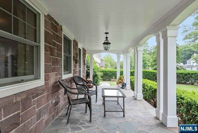 211 Bellair Road Ridgewood, NJ 07450 - Photo 4 of 47