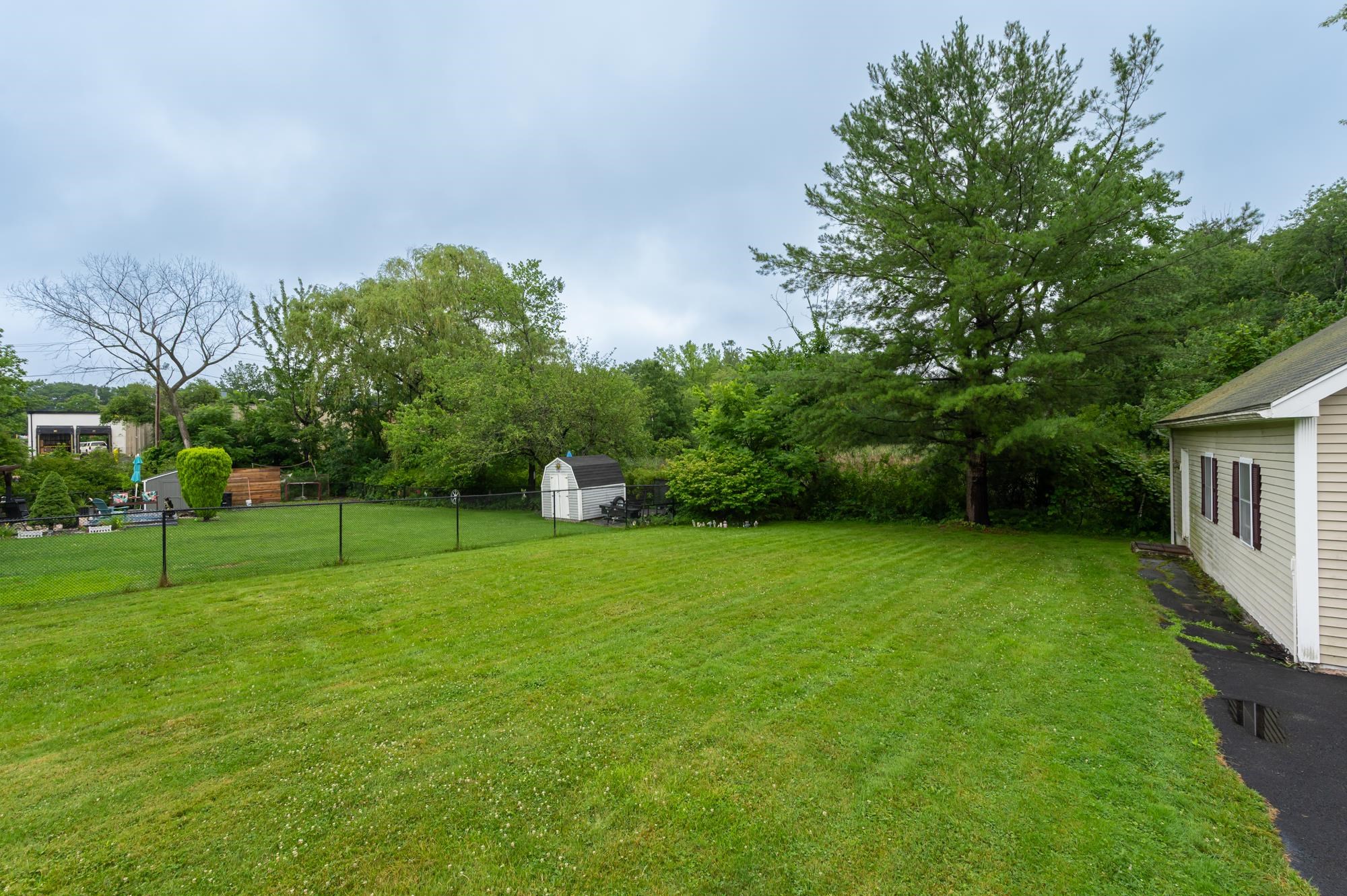 7 Therese Road Salem, NH 03079 - Photo 36 of 54