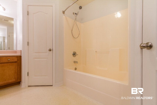 2557 Santa Rosa Drive Lillian, AL 36549 - Photo 9 of 17 Master Bath
