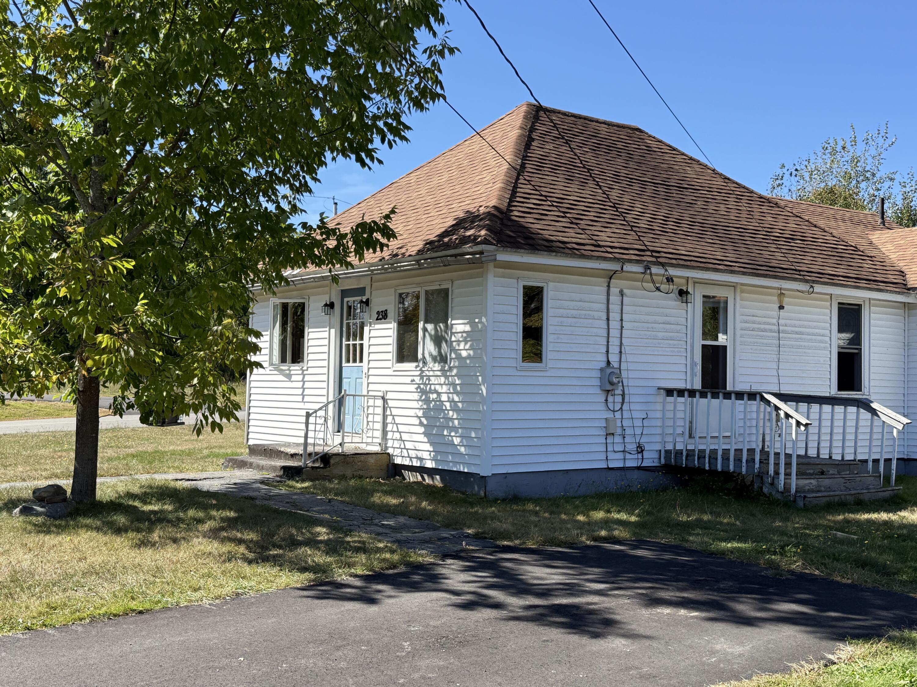 238 Main Road South Hampden, ME 04444 - Photo 4 of 20 IMG_2917