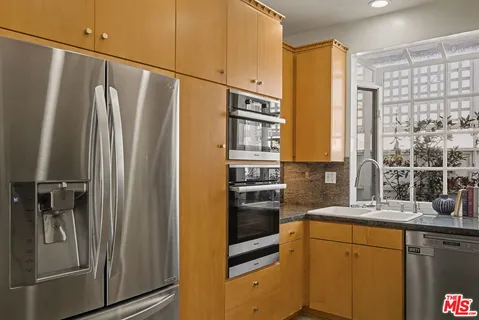 $1,599,000 | 1037 16th Street, Unit 10, Santa Monica, CA 90403