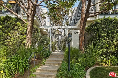 $1,599,000 | 1037 16th Street, Unit 10, Santa Monica, CA 90403