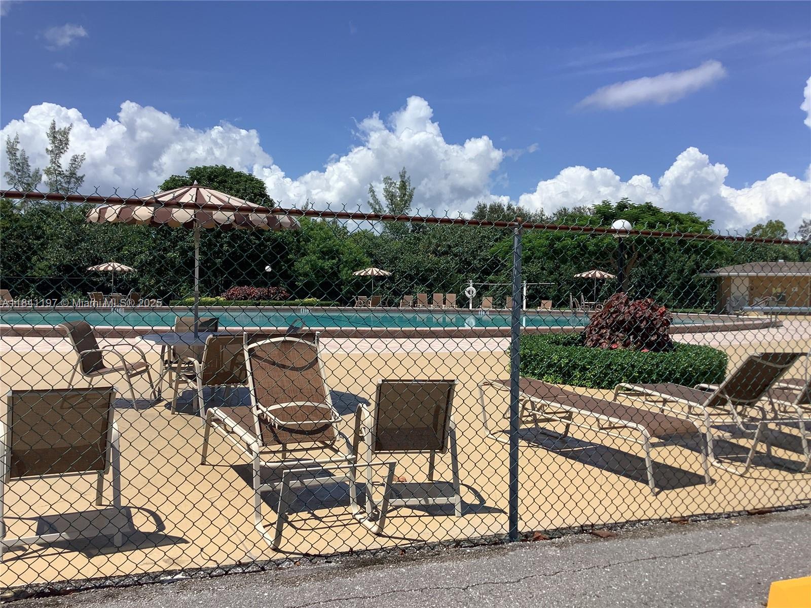 60 Windsor C, Unit 60 West Palm Beach, FL 33417 - Photo 14 of 34