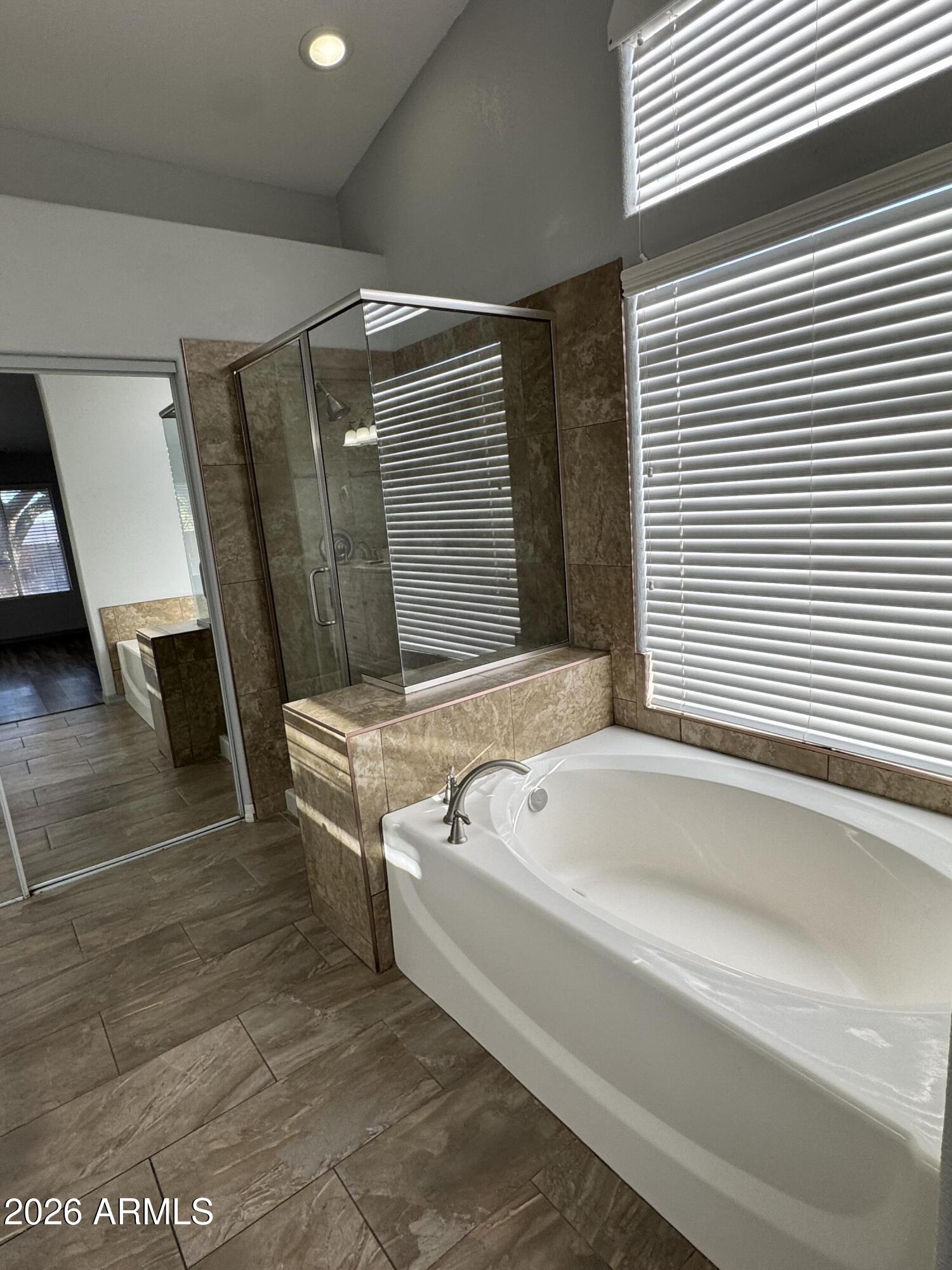 2707 West Irvine Road Phoenix, AZ 85086 - Photo 28 of 40 MasterShowerTub2_Irvine