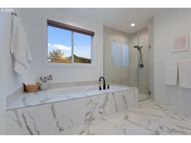 $699,000 | 14249 Holcomb Boulevard, Oregon City, OR 97045