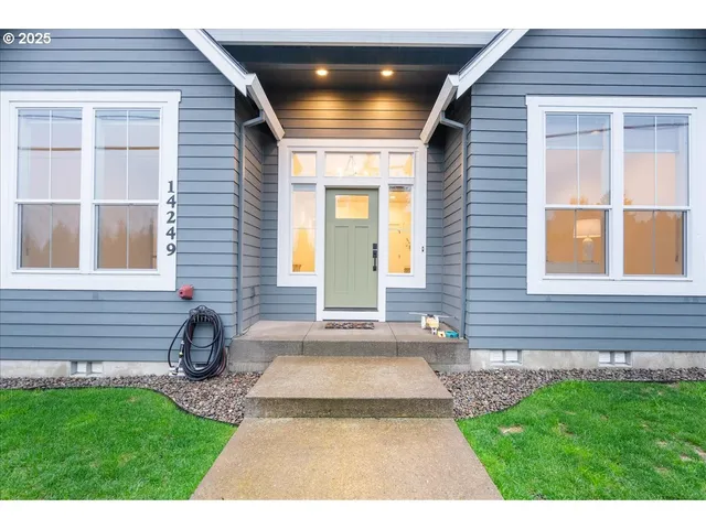 $699,000 | 14249 Holcomb Boulevard, Oregon City, OR 97045