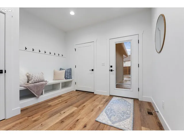 $699,000 | 14249 Holcomb Boulevard, Oregon City, OR 97045