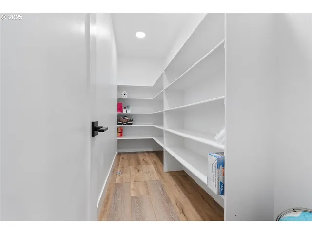 $699,000 | 14249 Holcomb Boulevard, Oregon City, OR 97045