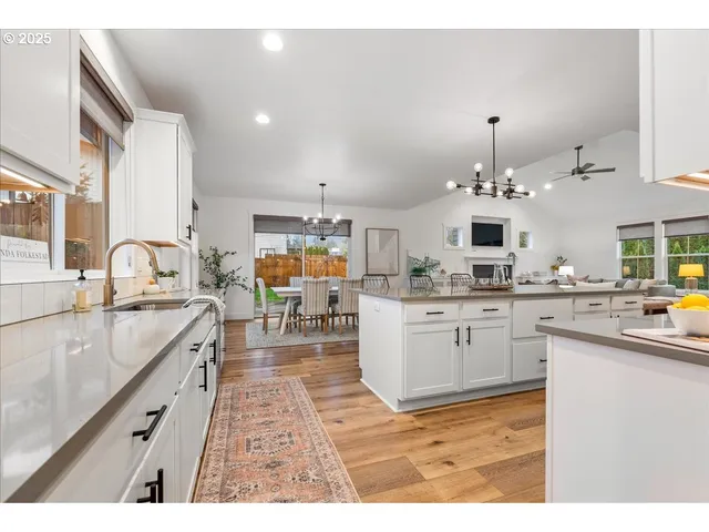 $699,000 | 14249 Holcomb Boulevard, Oregon City, OR 97045