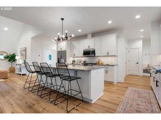 $699,000 | 14249 Holcomb Boulevard, Oregon City, OR 97045