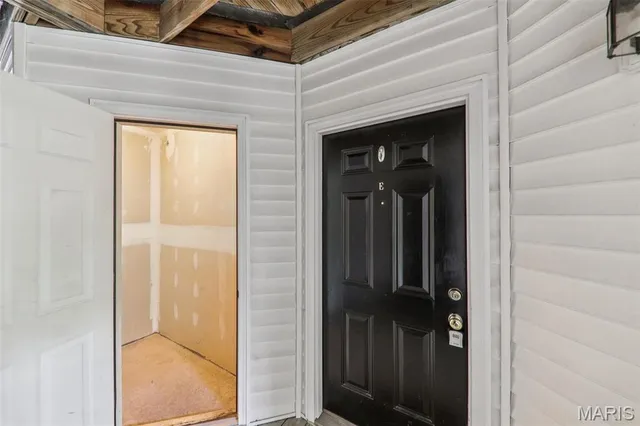 $164,000 | 450 Benton Drive, Unit E, St. Peters, MO 63376