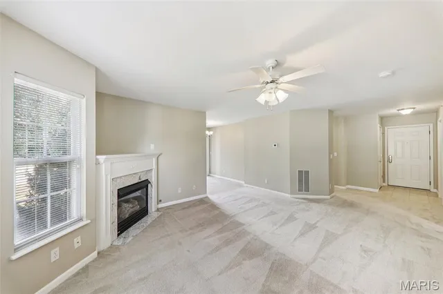 $164,000 | 450 Benton Drive, Unit E, St. Peters, MO 63376