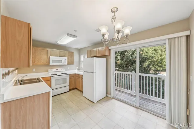 $164,000 | 450 Benton Drive, Unit E, St. Peters, MO 63376