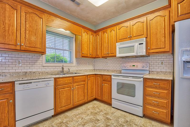 1930 Millbridge Road Salem, VA 24153 - Photo 8 of 20 Kitchen3
