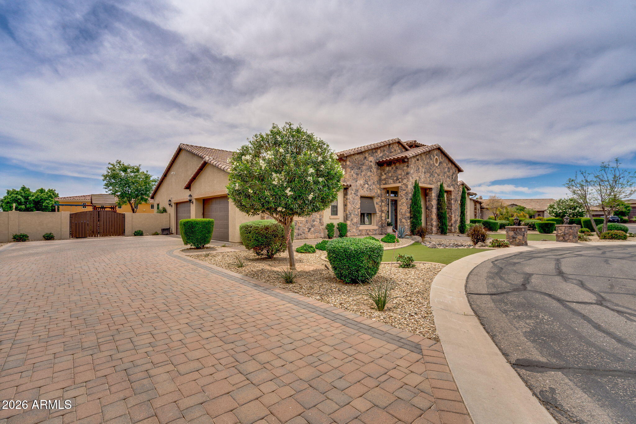 2471 East Robin Court Gilbert, AZ 85296 - Photo 6 of 49