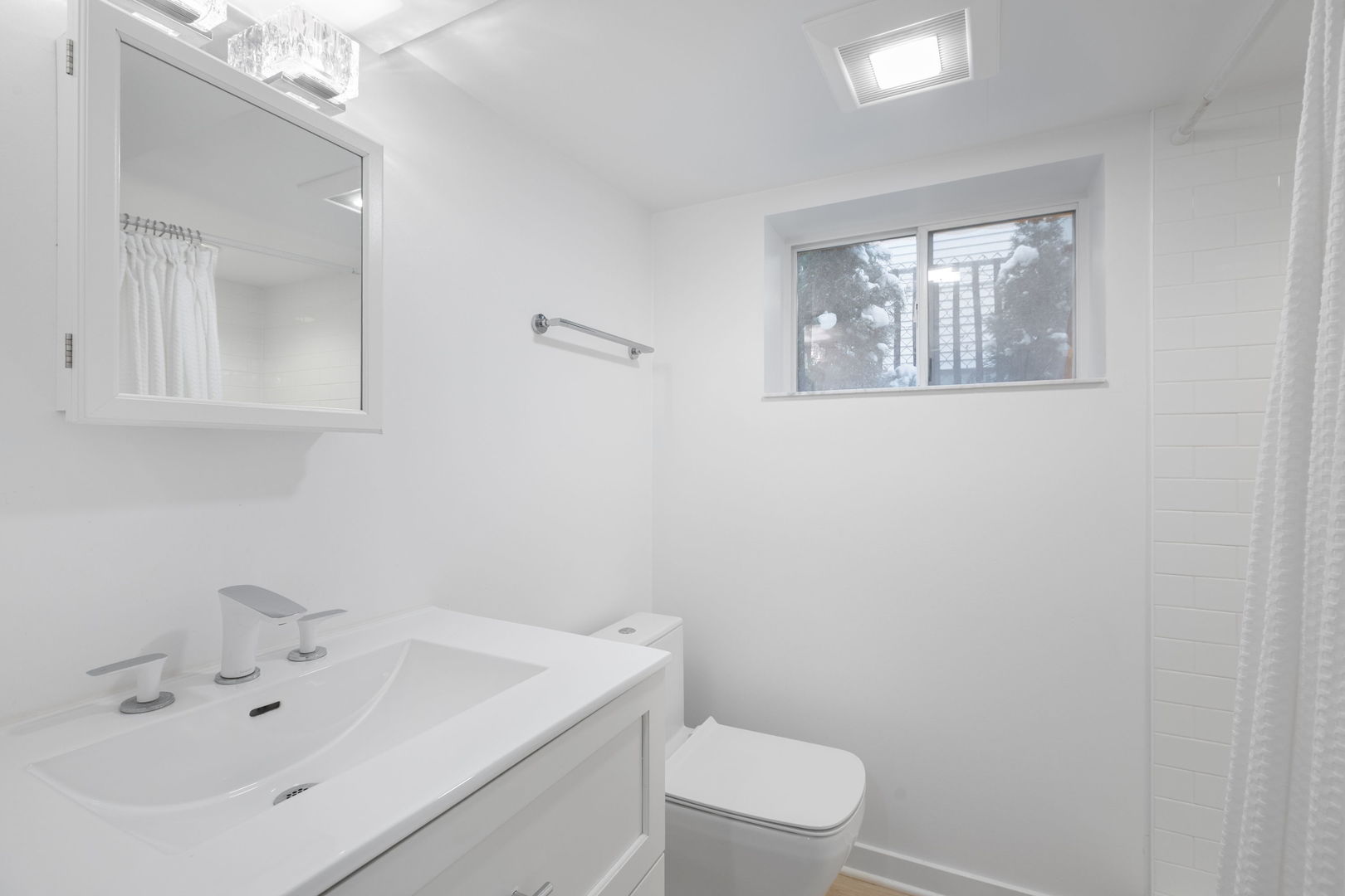 331 Granby Road Lake Forest, IL 60045 - Photo 18 of 23 a bathroom with a sink a toilet and mirror