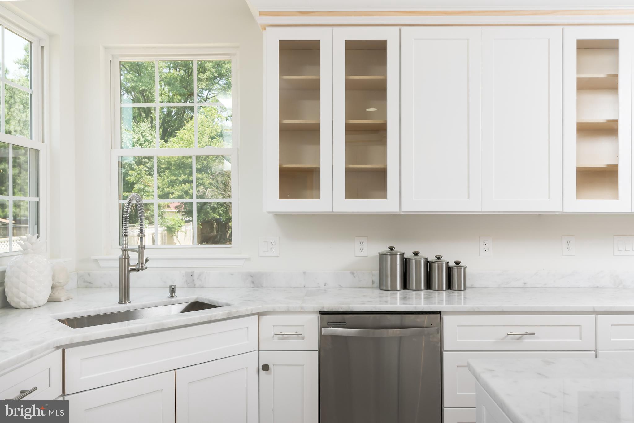 7817 Fordson Road Alexandria, VA 22306 - Photo 2 of 29 Kitchen