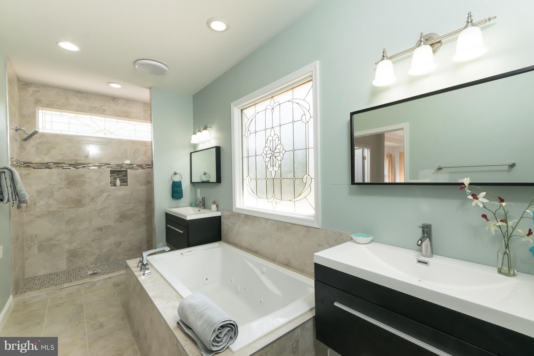 7817 Fordson Road Alexandria, VA 22306 - Photo 11 of 29 Bath (Master)