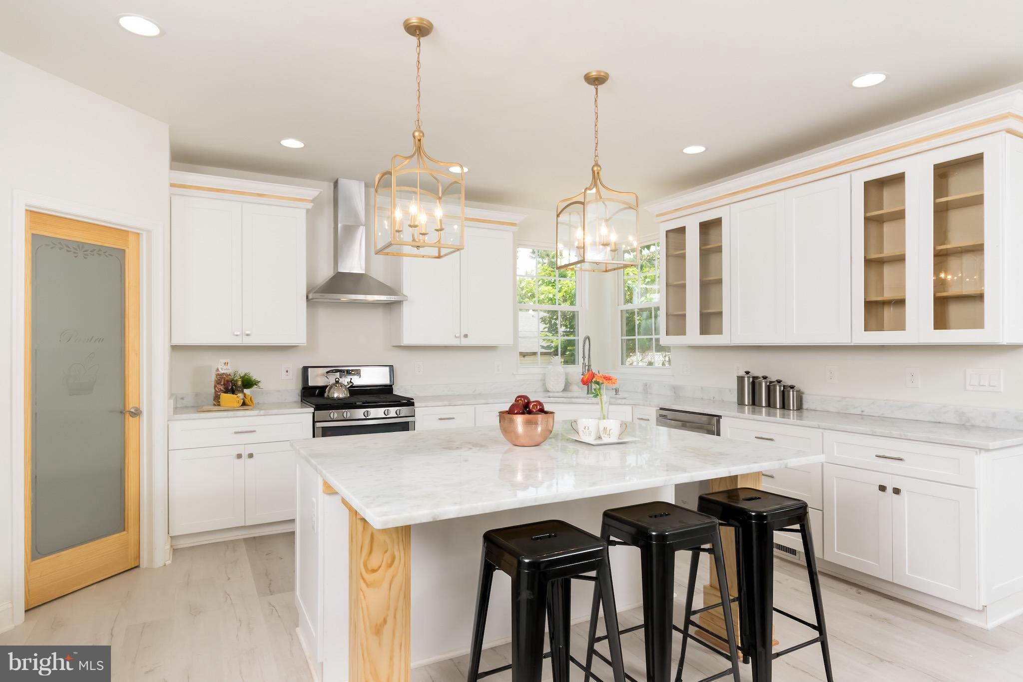 7817 Fordson Road Alexandria, VA 22306 - Photo 4 of 29 Kitchen