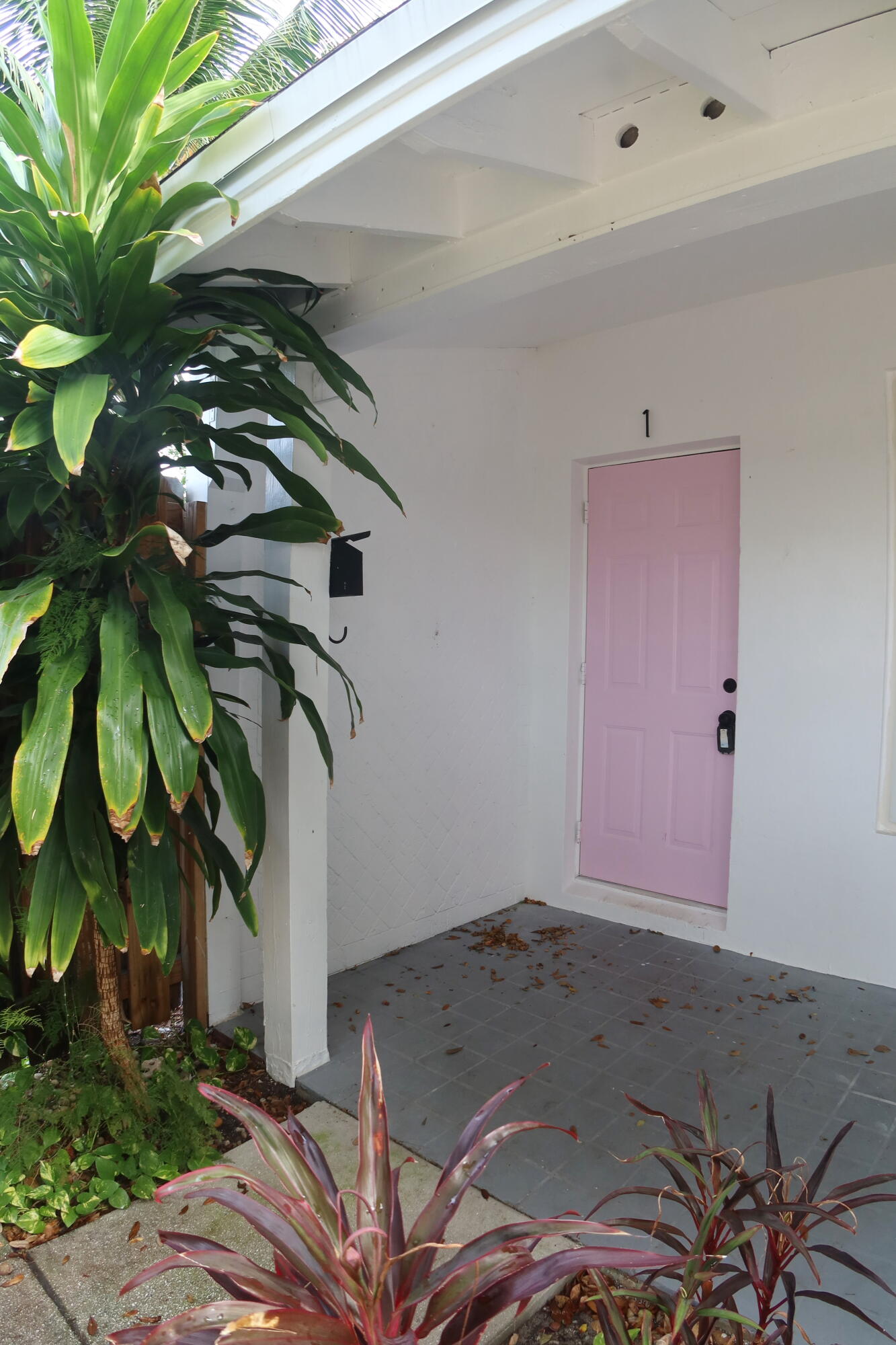 614 Palm Street, Unit 1 West Palm Beach, FL 33401 - Photo 16 of 17 a view of small space