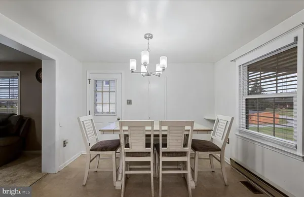 $2,325 | 163 Denny Lane, Winchester, VA 22603