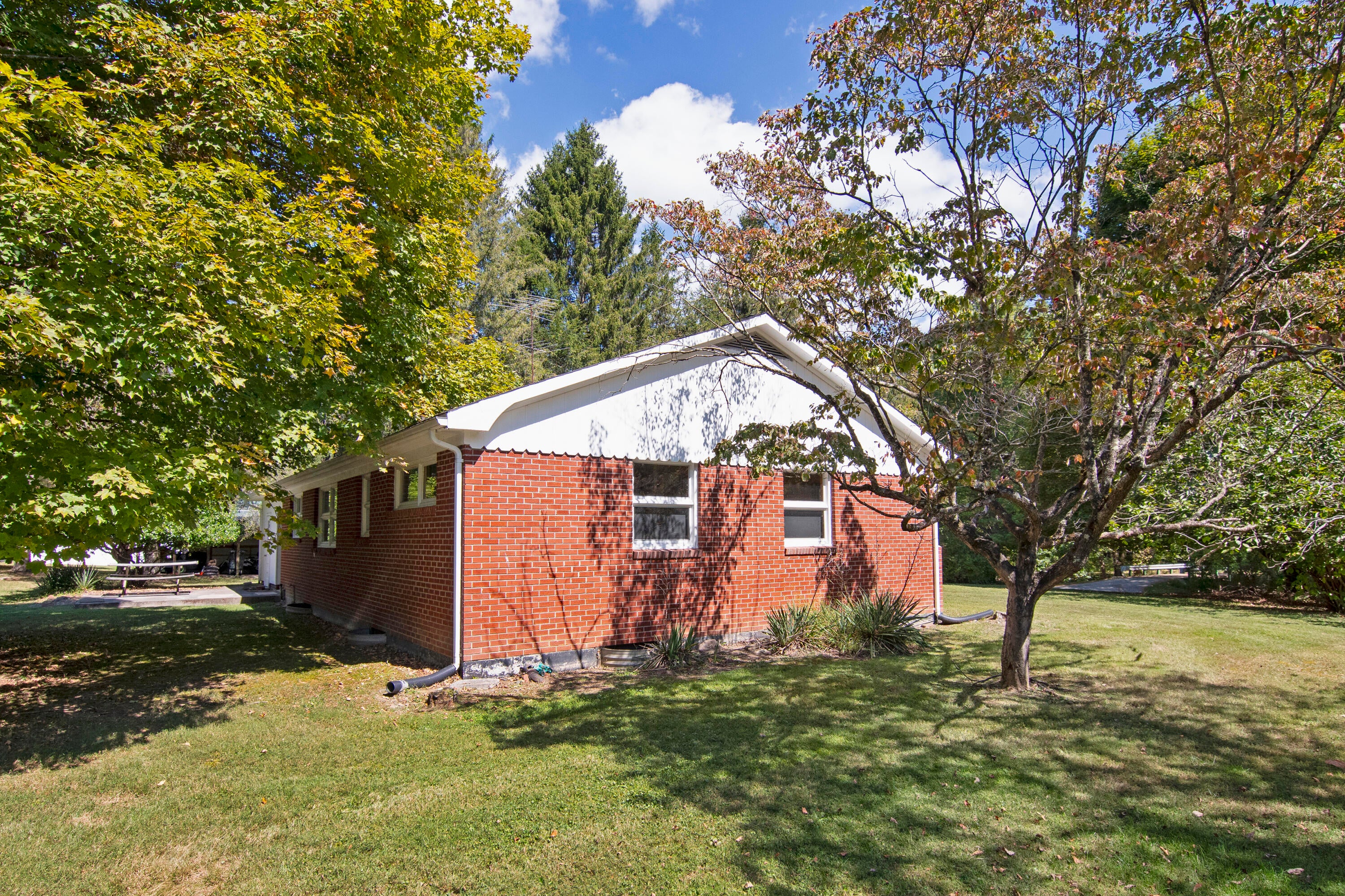 155 Dickson Road Caldwell, WV 24925 - Photo 69 of 78 Gallery Image 69