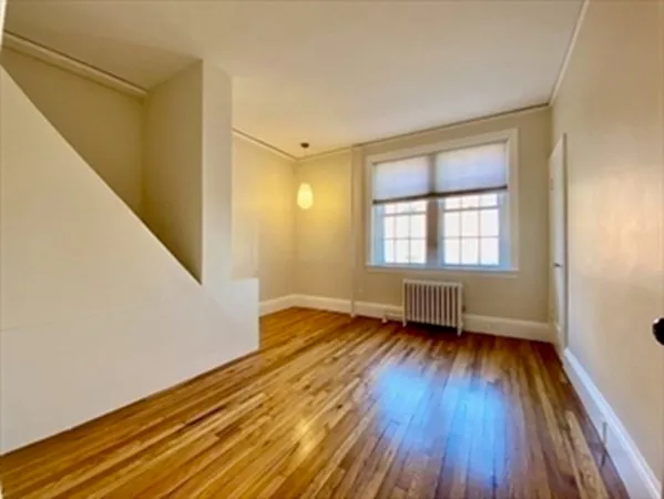 $4,350 | 205 Mt Auburn Street, Unit 1D, Cambridge, MA 02138