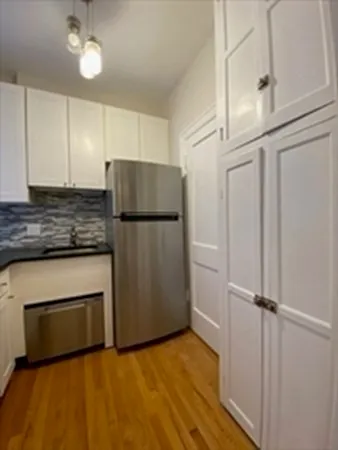 $4,350 | 205 Mt Auburn Street, Unit 1D, Cambridge, MA 02138