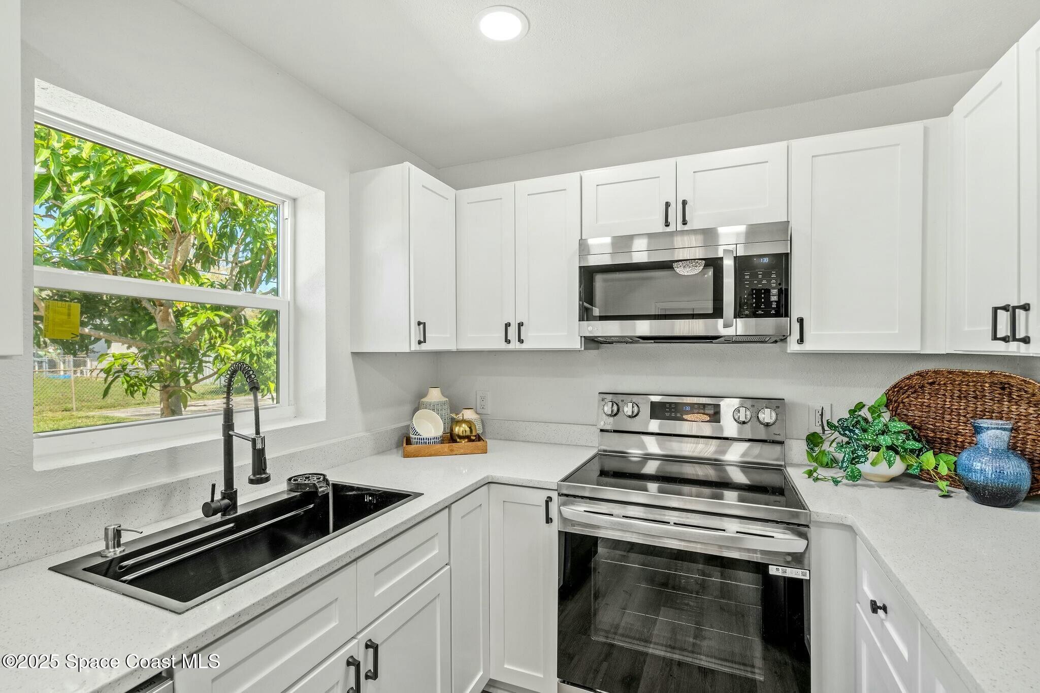 2406 Fatzler Road Melbourne, FL 32935 - Photo 11 of 33 tempImageLbgE6x