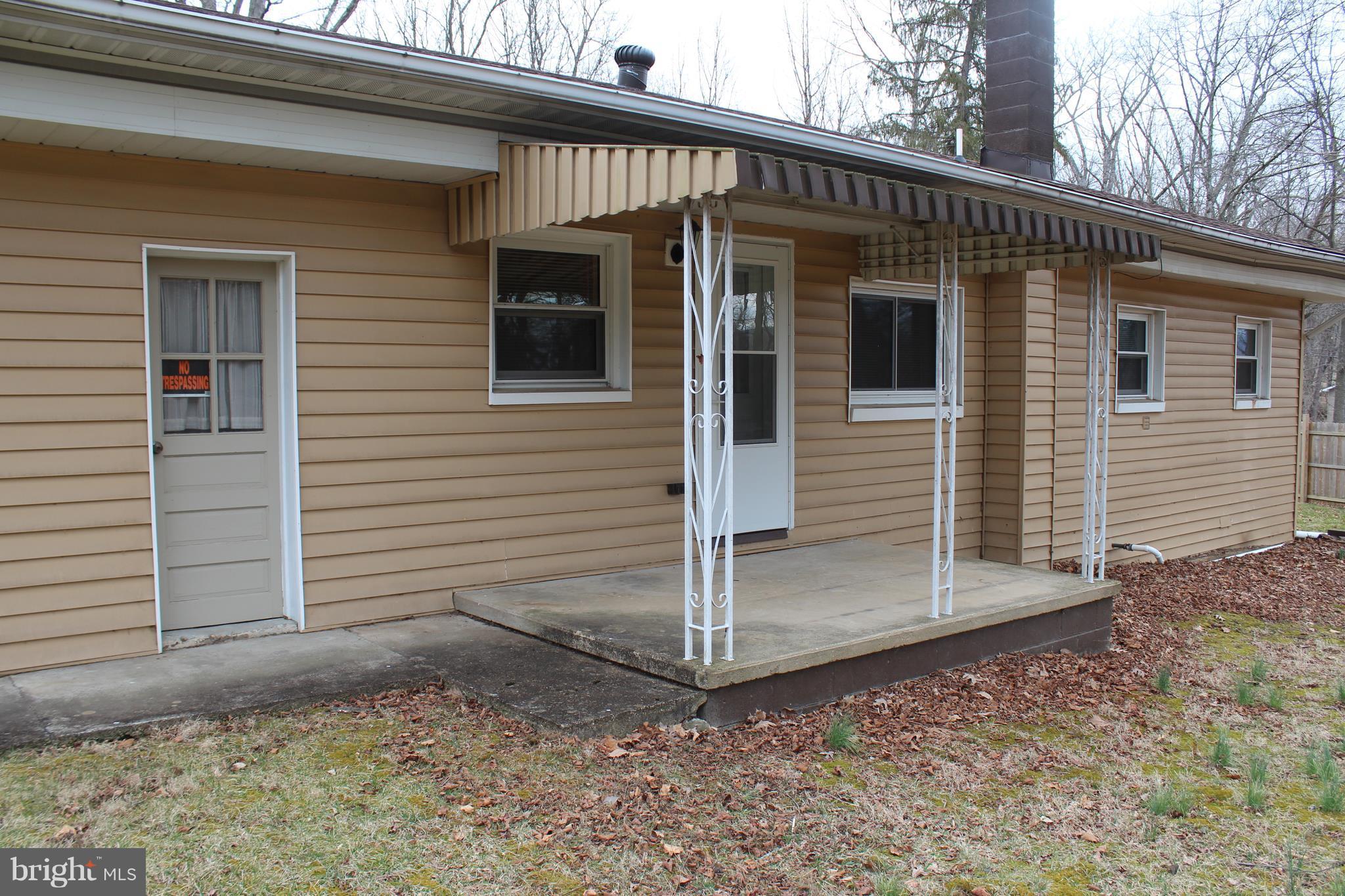 13904 Craddock Road Southwest Cumberland, MD 21502 - Photo 21 of 25 Or you can just chill on the porch