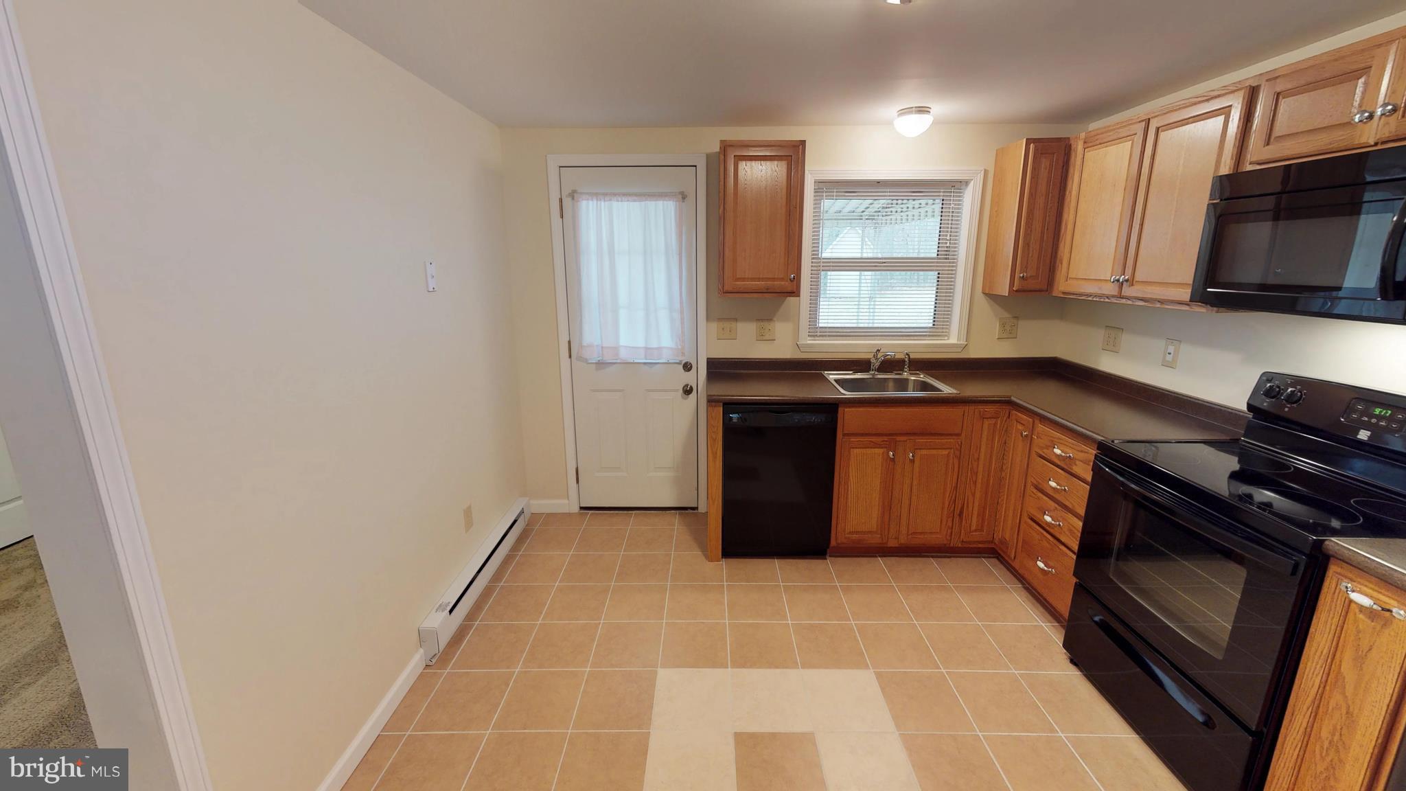 13904 Craddock Road Southwest Cumberland, MD 21502 - Photo 3 of 25 and ceramic tile flooring