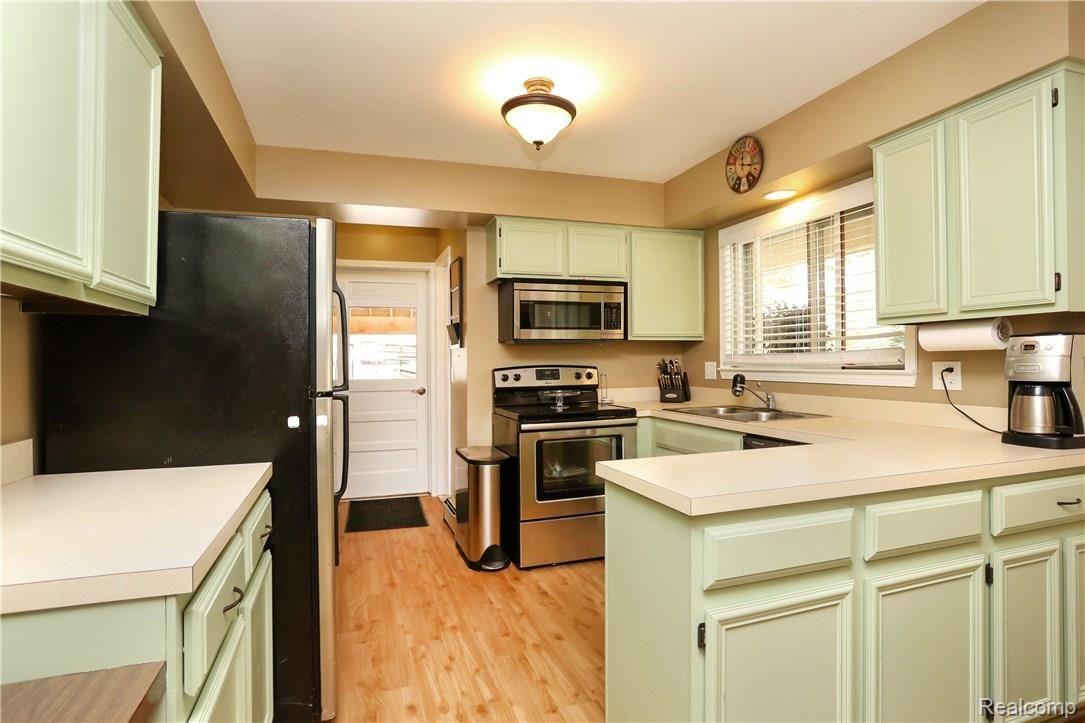 6550 Livernois Road Troy, MI 48085 - Photo 9 of 39 Livernois-10 (1).jpg