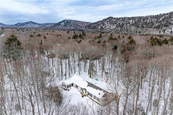 $500,000 | 65 Uncas Road, Inlet, NY 13360